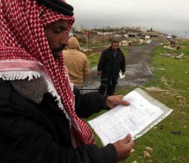 الاحتلال يُخطر بهدم منازل بدو الكعابنة قرب القدس وترحيلهم