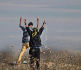 بالصور:مواجهات بين الشبان الفلسطينيين و قوات الإحتلال شرق جباليا