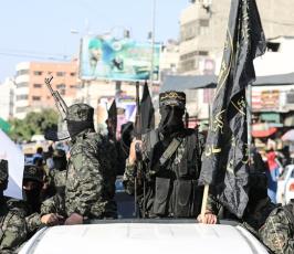 سرايا القدس تنظم مسيراً عسكرياً لعرس الشهيد كامل قريقع بغزة (4)