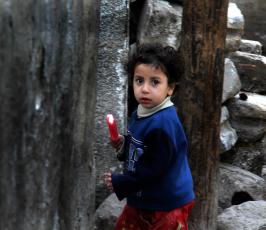 لاجئون فلسطينيون يعيشون في مخيم الشاطئ غرب مدينة غزة