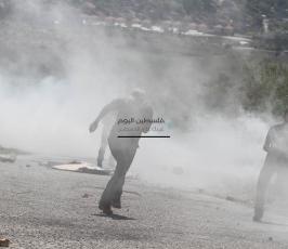 خاص فلسطين اليوم..مواجهات عنيفة بين شبان فلسطينيين وقوات الاحتلال على مدخل سلواد شرقي رام الله