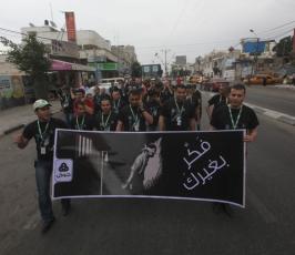 موظفوا جوال يتضامنون مع الأسرى المضربين بسجون الاحتلال