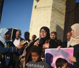 وقفة لدائرة العمل النسائي برفح دعما واسنادا لعوائل الاسرى (6)