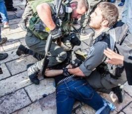 احتفالات صاخبة ورقصات ماجنة ليلا في باحة البراق في ذكرى احتلال القدس