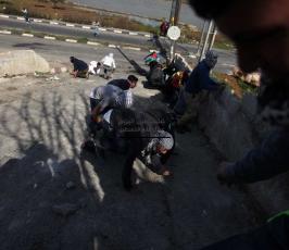 خاص فلسطين اليوم..إصابات بالرصاص الحي بمواجهات "عوفر" قرب رام الله