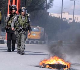 خاص فلسطين اليوم..مواجهات واعتقالات على حاجز حوارة بنابلس تضامناً مع الاسرى