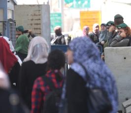حاجز قلنديا للدخول ال القدس  ‫(29353360)‬ ‫‬