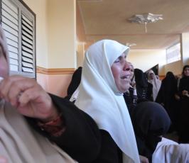 بالصور:جماهير غفيرة تشيع جثمان الشهيد المجاهد "محمد العجلة"