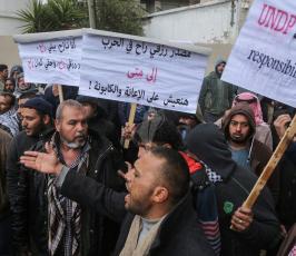 اصحاب المصانع والمنشآت التجارية المتضررة  (5)