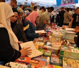 عدسة "فلسطين اليوم الإخبارية" تتجول في المعرض الدولي للكتاب بغزة