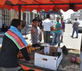 مواطنون يهرعون الى الاسواق و البنوك للتزود باحتياجاتهم