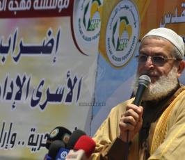 صلاة الجمعة امام مقر الصليب