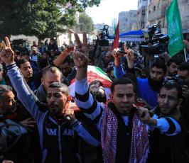 جنازة الشهيد ابراهيم ابو ثريا ‫(39322113)‬ ‫‬