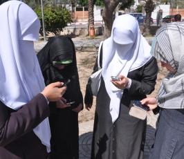 مجموعة شبابية تنظم فعالية بعنوان افتحوا المعبر تطالب مصر بفتح معبر رفح