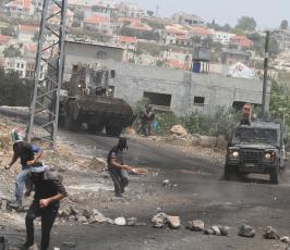 خاص فلسطين اليوم..قوات الاحتلال تقمع مسيرة كفر قدوم المنددة بالاستيطان