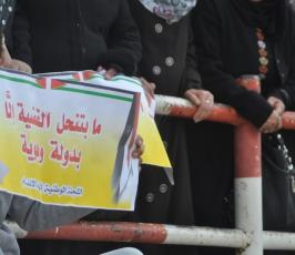 بالصور:غزة وقفة نسائية تطالب بإنهاء الإنقسام وتحقيق الوحدة