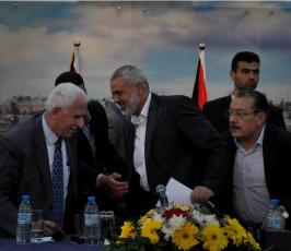 بالصور:مؤتمر صحفي لوفد منظمة التحرير ووفد حماس لحظة إعلان انتهاء الانقسام
