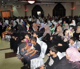 الجهاد الإسلامي تنظم إفطارا جماعياً وتوزع مئات المساعدات المالية للأيتام بغزة