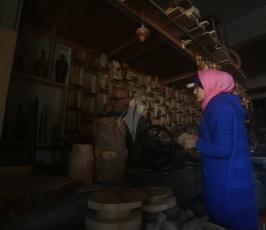منحوتات خشبية  ‫(38076938)‬ ‫‬