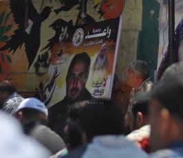  صلاة الجمعة امام مقر الصليب