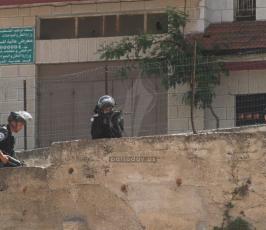 شهيدان واصابات خلال مواجهات عنيفة قرب معتقل "عوفر" غربي رام الله