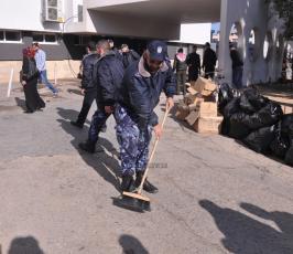 الشرطة الفلسطينية بغزة تقوم بحملة تنظيف لمشافى غزة