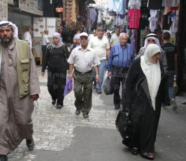 نحو ٢٠٠ الف مصل أدوا صلاة الجمعة الاولى من شهر رمضان في المسجد الاقصى المبارك
