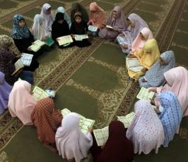أطفال غزة يقضون إجازتهم فى تعليم القرأن الكريم