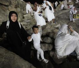 حجاج على جبل عرفات ‫(29745557)‬ ‫‬
