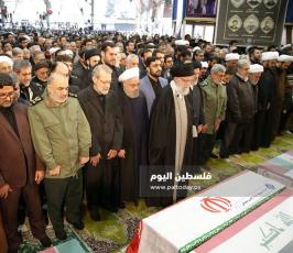 صلاة الجنازة على جثماني الشهيدين سليمانيوالمهندس (4).jpg
