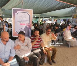حشود جماهيرية بعزاء الدكتور رمضان (4).JPG