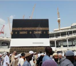 الحجاج يواصلون الشعائر الدينية استعدادا ليوم عرفه