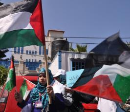بالصور:وقفة تضامنية بغزة مع الاسرى فى سجون الاحتلال الاسرائيلى امام المندوب السامى