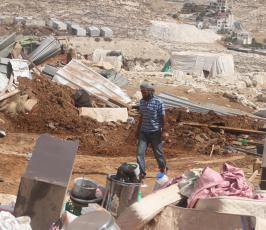 قوات الاحتلال تهدم مساكن بدوية شمال القدس المحتلة