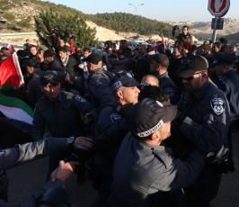 خاص فلسطين اليوم- الاحتلال يقمع سكان 'باب الشمس' للمرة الثانية