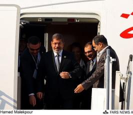 الرئيس محمد مرسى يصل طهران للمشاركة بقمة عدم الانحياز