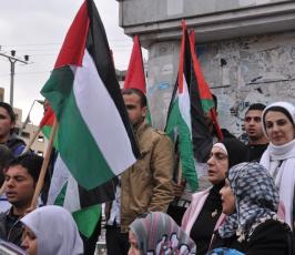 بالصور:وقفة وسط مدينة غزة تطالب بتحقيق الوحدة وإنهاء الانقسام