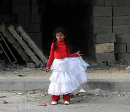 لاجئون فلسطينيون يعيشون في مخيم الشاطئ غرب مدينة غزة