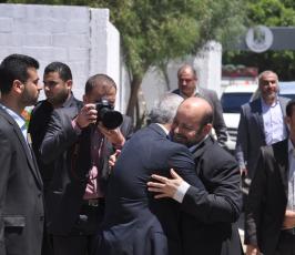 بالصور: أبو مرزوق يصل غزة ويلتقي "هنية"