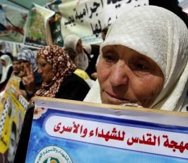 باليوم السادس .. تواصل فعاليات التضامن مع الاسرى بساحة الجندى المجهول بغزة