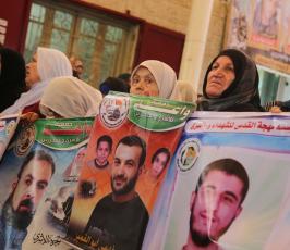 اهالي المعتقلين أمام مقر اللجنة الدولية للصليب الأحمر بمدينة غزة (5)