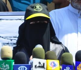 وقفة تضامنية بخيمة الأسيرين السرسك والريخاوي أمام مقر الصليب الأحمر بغزة