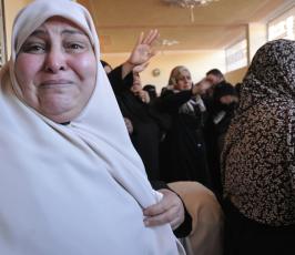 بالصور:جماهير غفيرة تشيع جثمان الشهيد المجاهد "محمد العجلة"