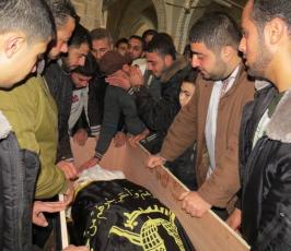 بالصور:جماهير غفيرة تشيع جثمان الشهيد المجاهد "محمد العجلة"