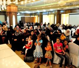الهيئة الخيرية لإغاثة الشعب الفلسطيني تزف 50 عريس وعروس في حفل جماعي بغزة