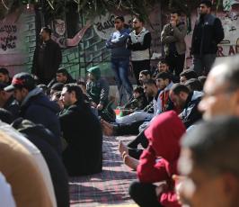 صلاة الجمعة أمام مقر الصليب الأحمر في غزة  ‫(39387657)‬ ‫‬