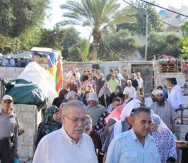 تدفق عشرات الالاف من المصلين على القدس القديمة لاداء صلاة الجمعة