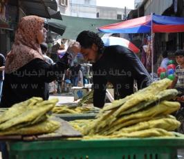 "الفسيخ".. الأكلة التي تُزين عيدَ الغزيين