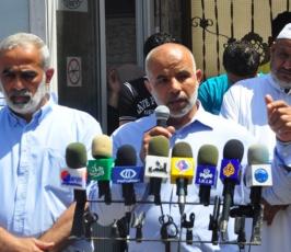 وقفة تضامنية بخيمة الأسيرين السرسك والريخاوي أمام مقر الصليب الأحمر بغزة