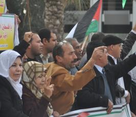بالصور:غزة وقفة نسائية تطالب بإنهاء الإنقسام وتحقيق الوحدة